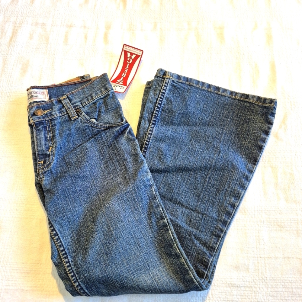Levi Strauss girls size 8 stretch, flare leg, low rise jeans, 2005 5 pocket, NWT